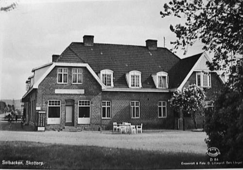 Café. Carl Wingren.